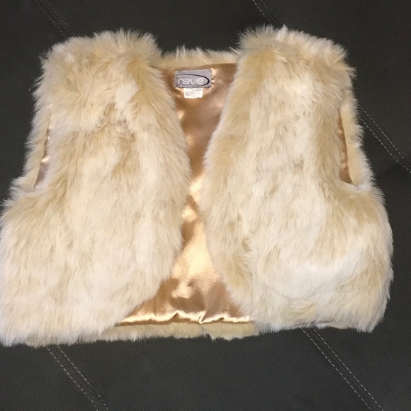 Rave Faux Fur Vest Beige With Gold 